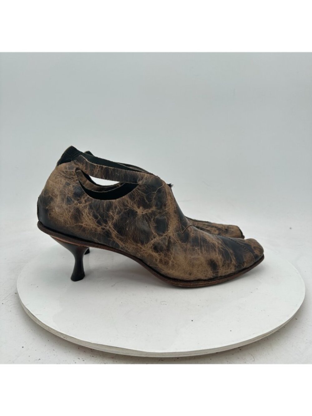 CYDWOQ Women Size EU 36.5 US 6.5 Brown Distressed Leather Kitten Heel Shoes - Picture 4 of 11